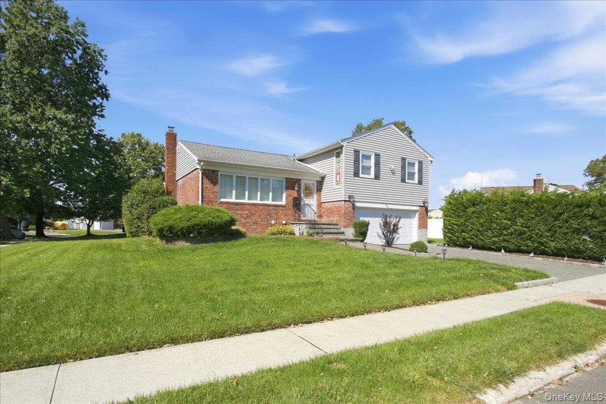 840 Carolyn Court thumbnail 2