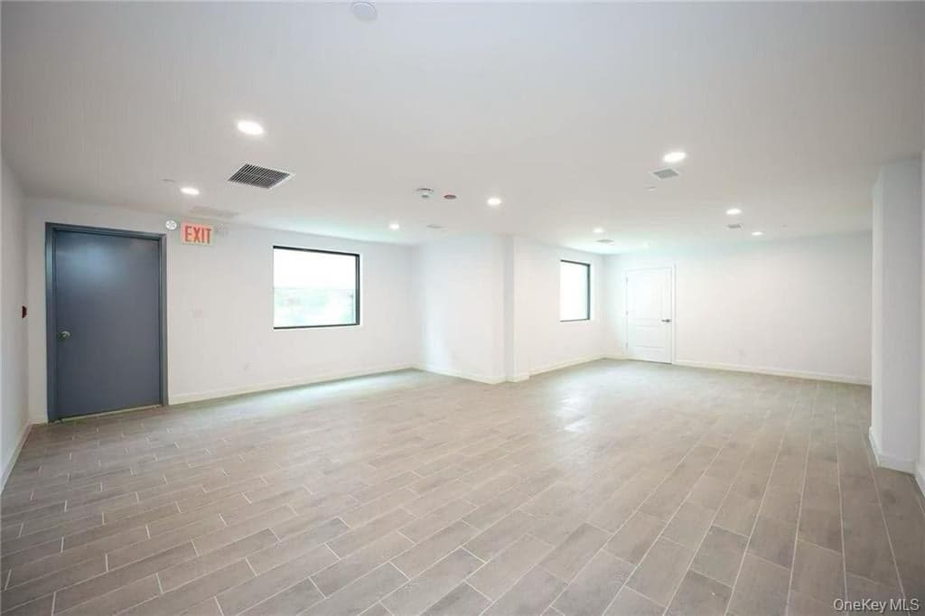 1755 Benson Avenue Unit: 1 thumbnail 5