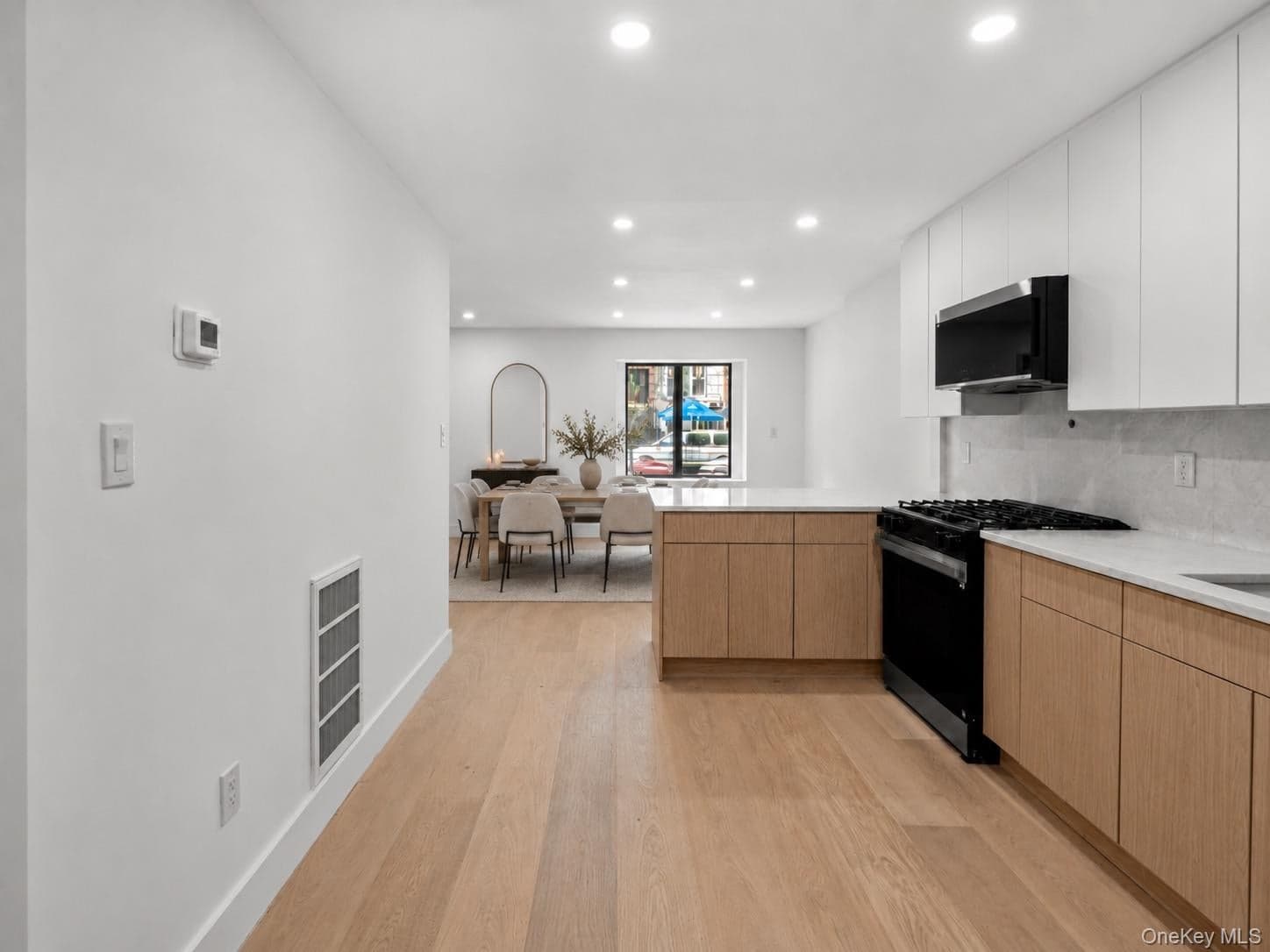 408 Bainbridge Street thumbnail 6