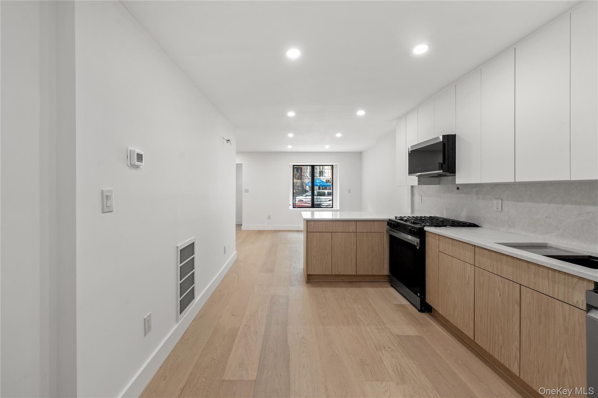 408 Bainbridge Street thumbnail 22