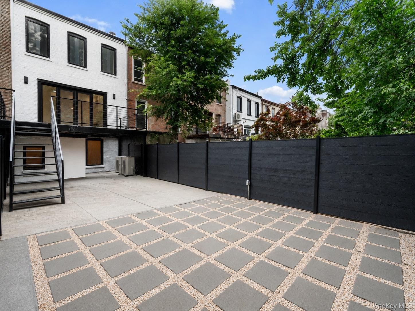 408 Bainbridge Street thumbnail 16