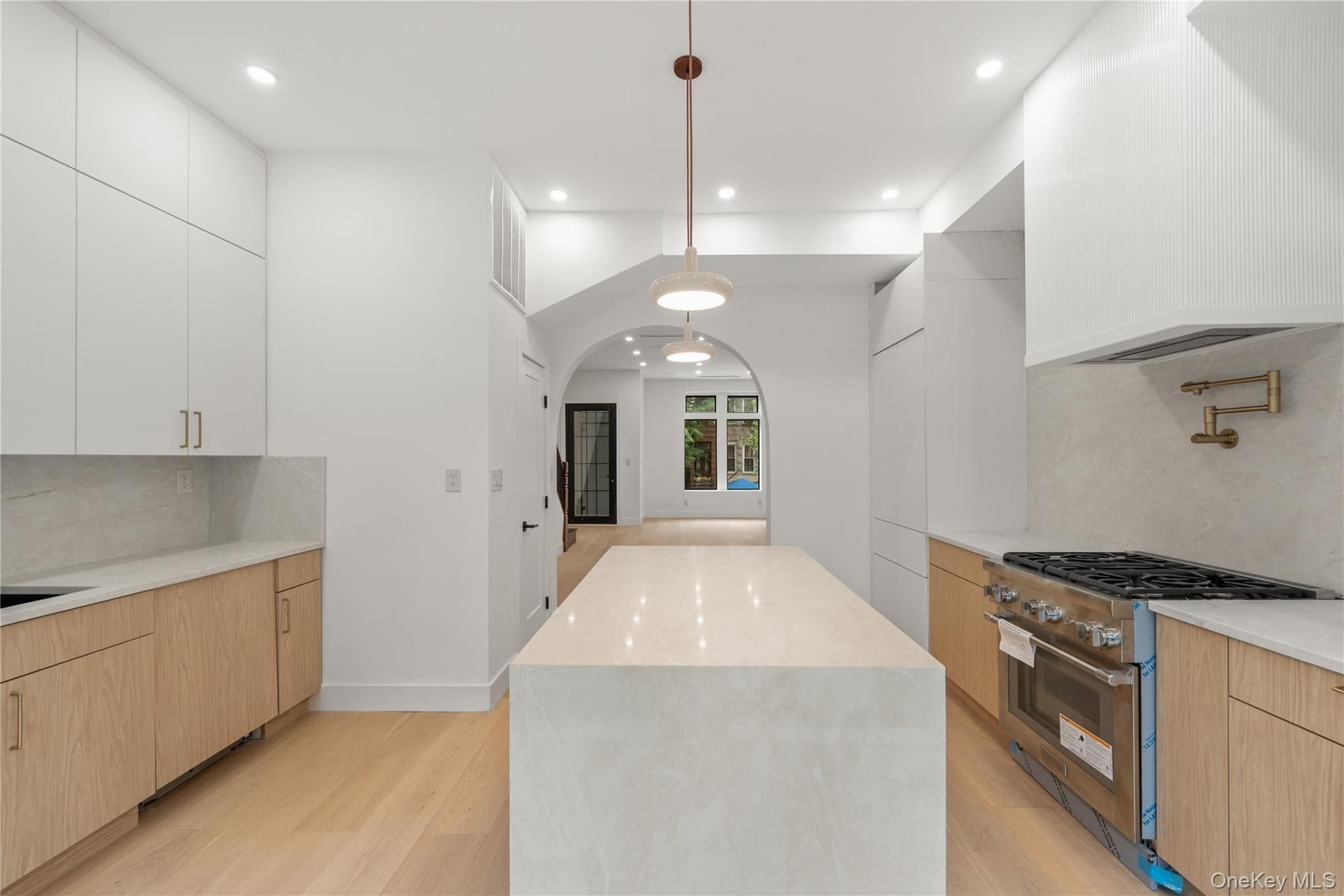 408 Bainbridge Street thumbnail 4