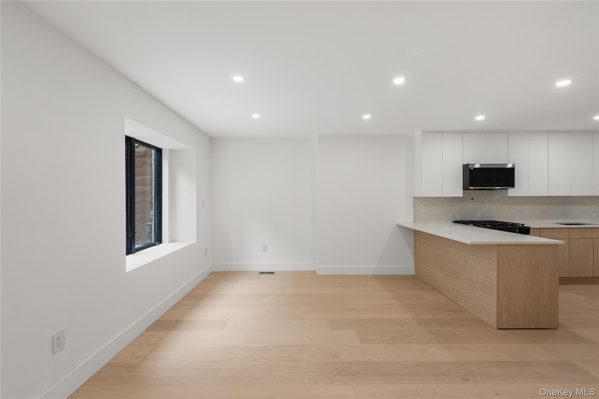 408 Bainbridge Street thumbnail 23