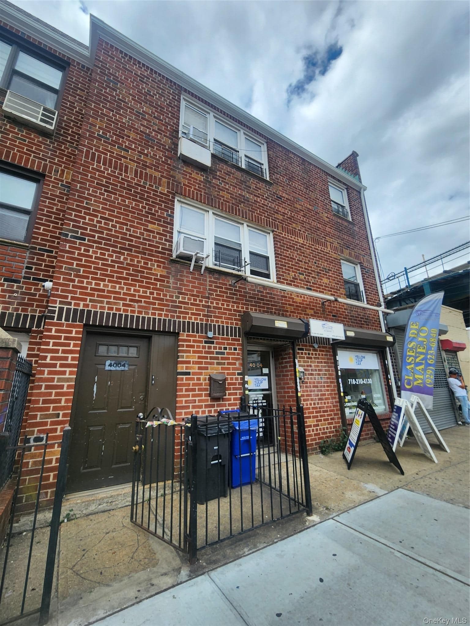 4004 98th Street photo 1