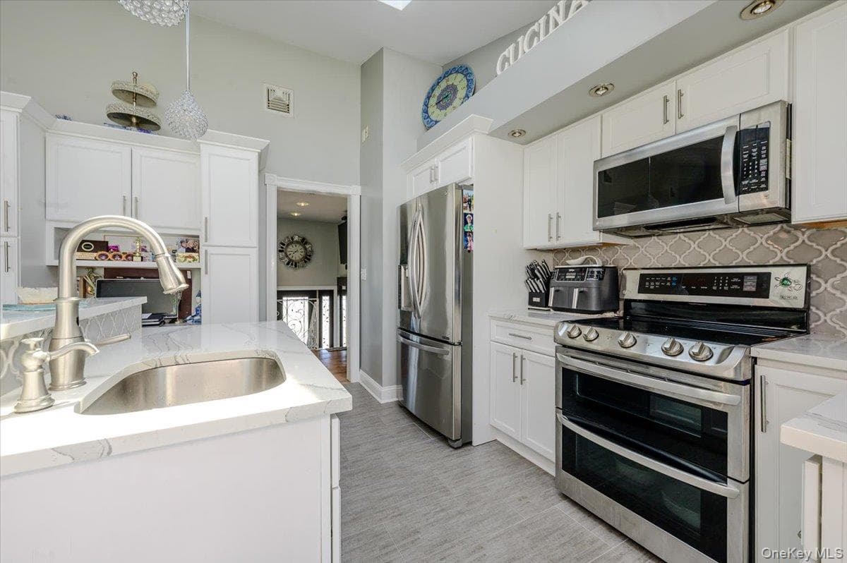 3897 Darby Lane thumbnail 11