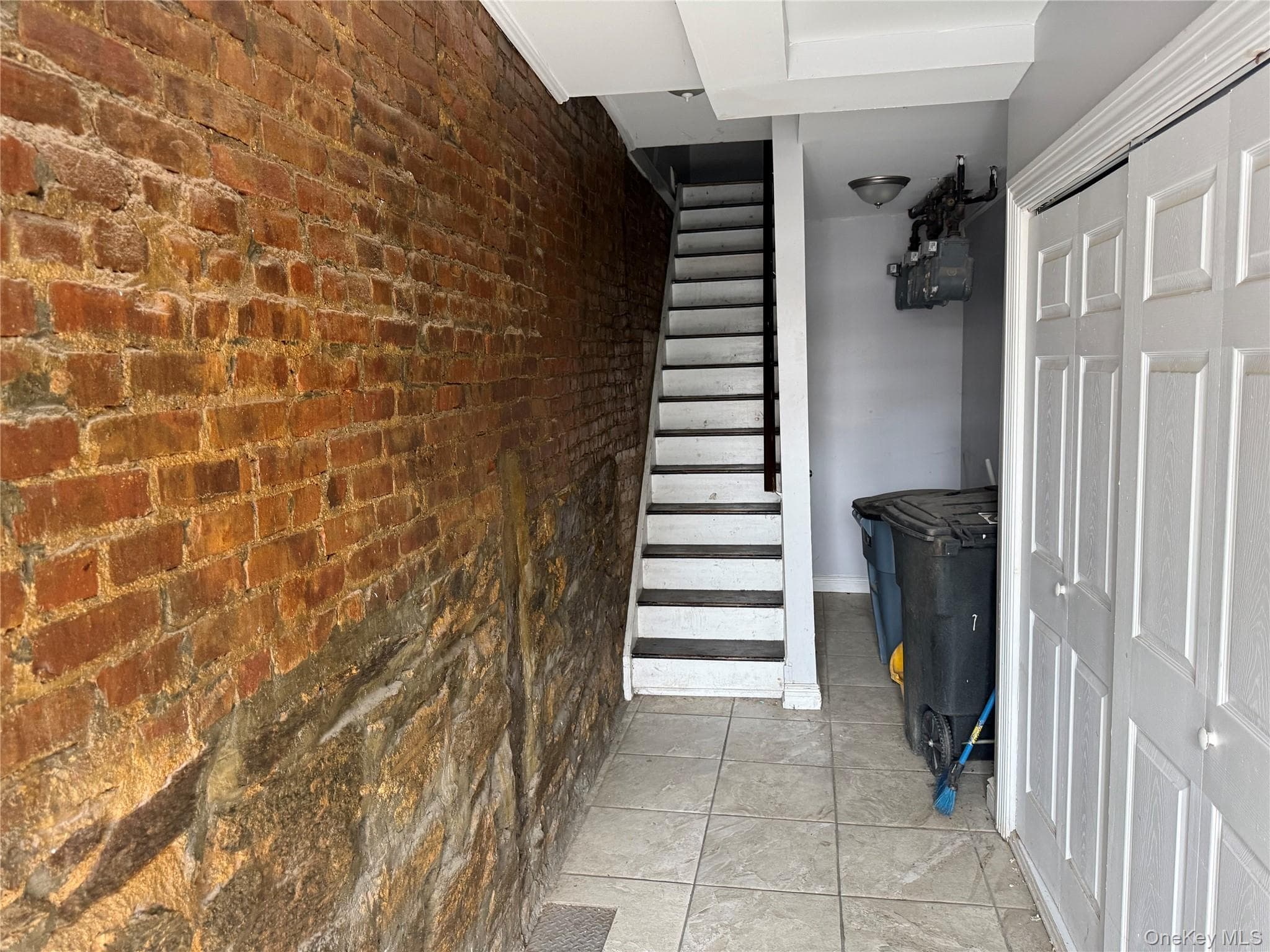 2429 E Tremont Avenue thumbnail 3