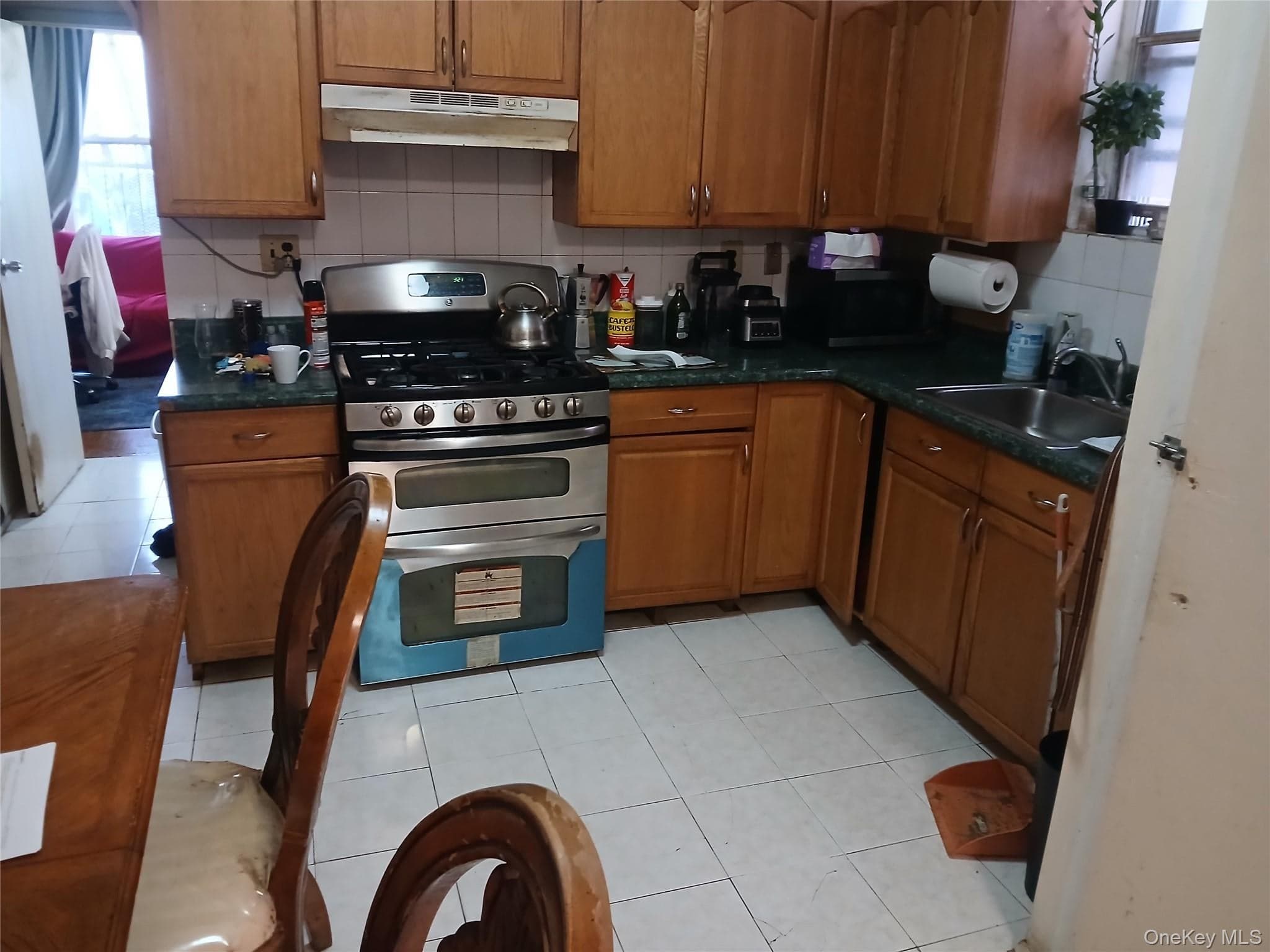 95 13 42 Avenue thumbnail 2
