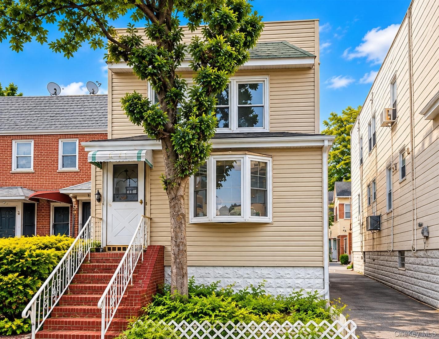 6659 75th Street, Middle Village