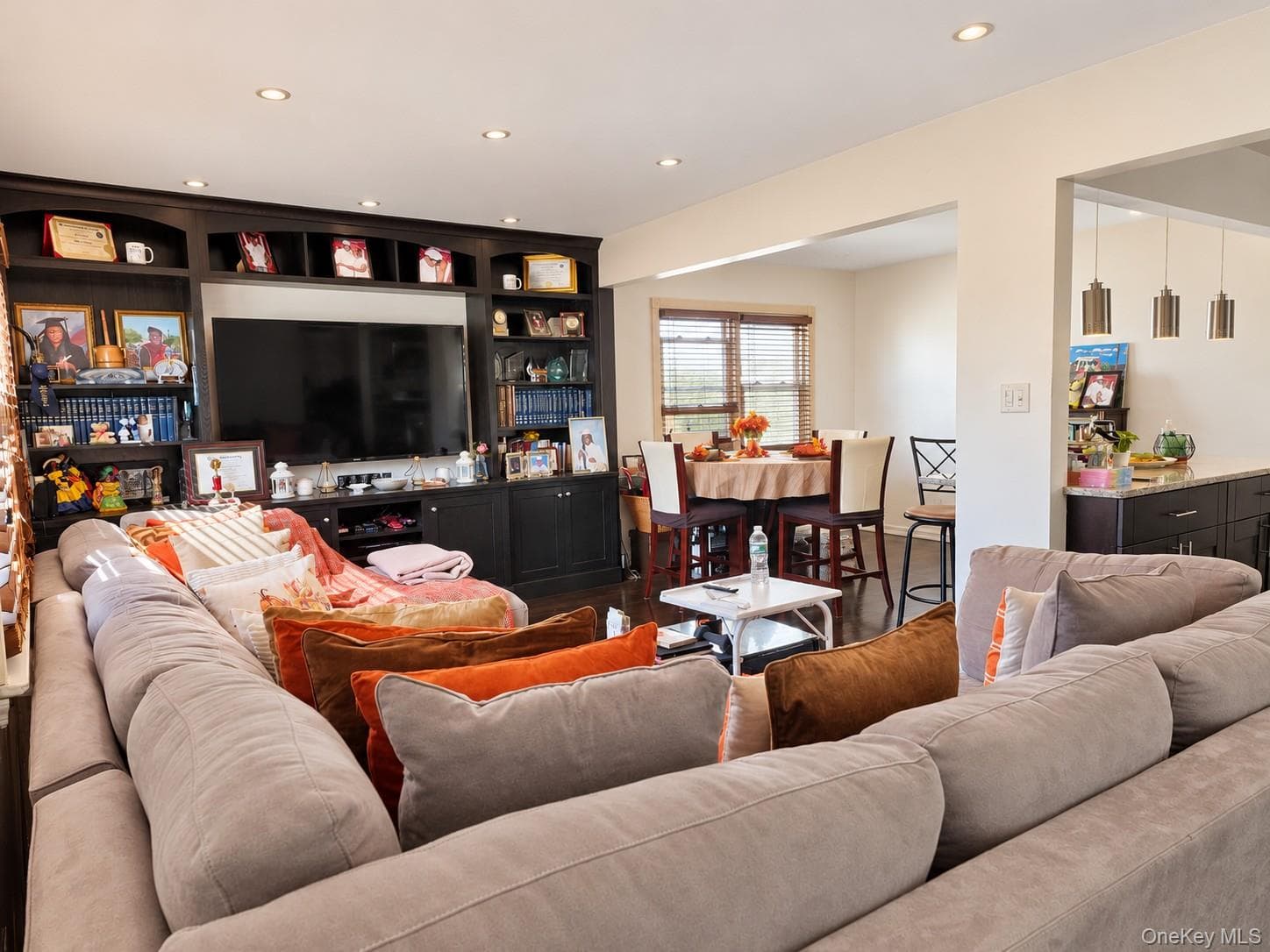 2334 Oceancrest Boulevard thumbnail 5