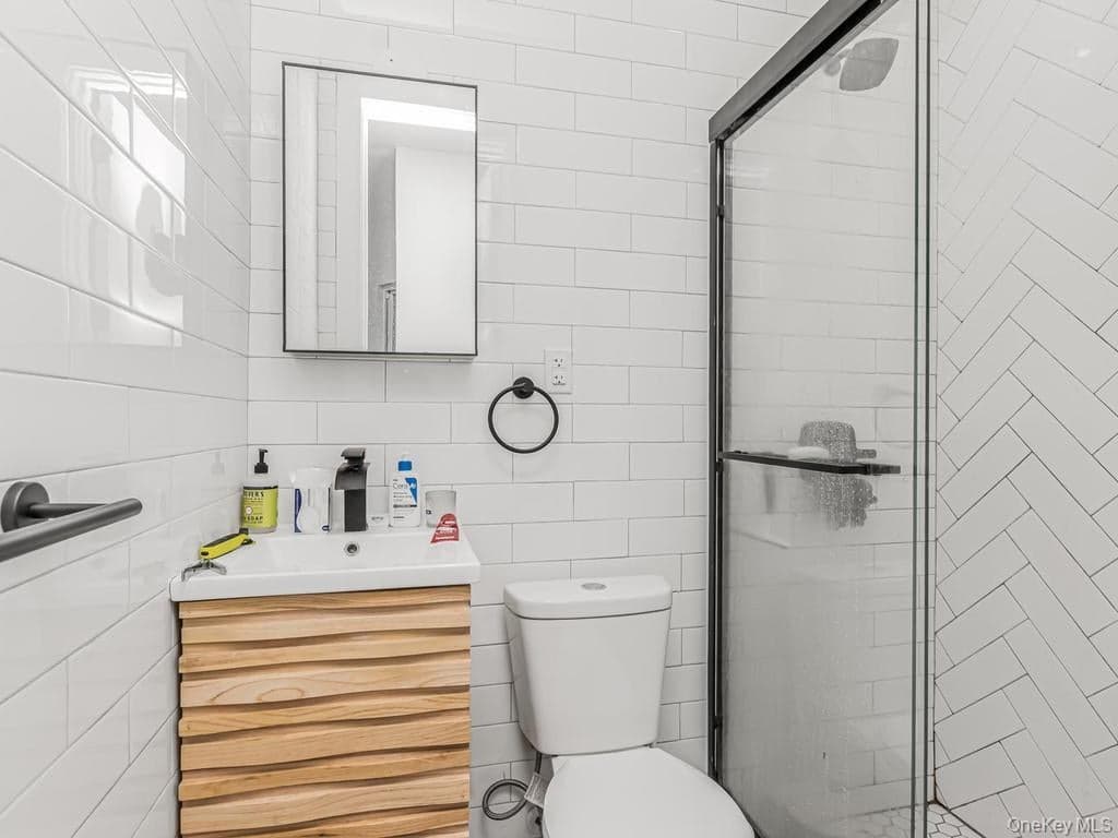 514 E 188th Street thumbnail 25
