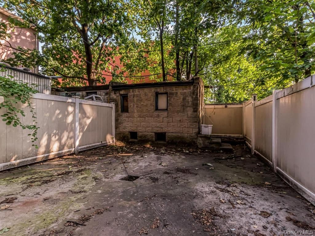 514 E 188th Street thumbnail 29