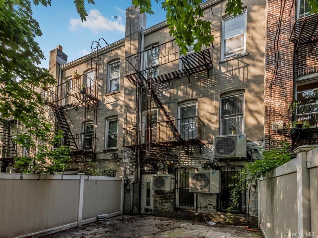 514 E 188th Street thumbnail 30
