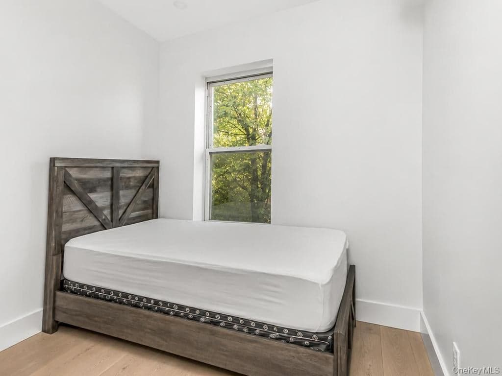 514 E 188th Street thumbnail 12