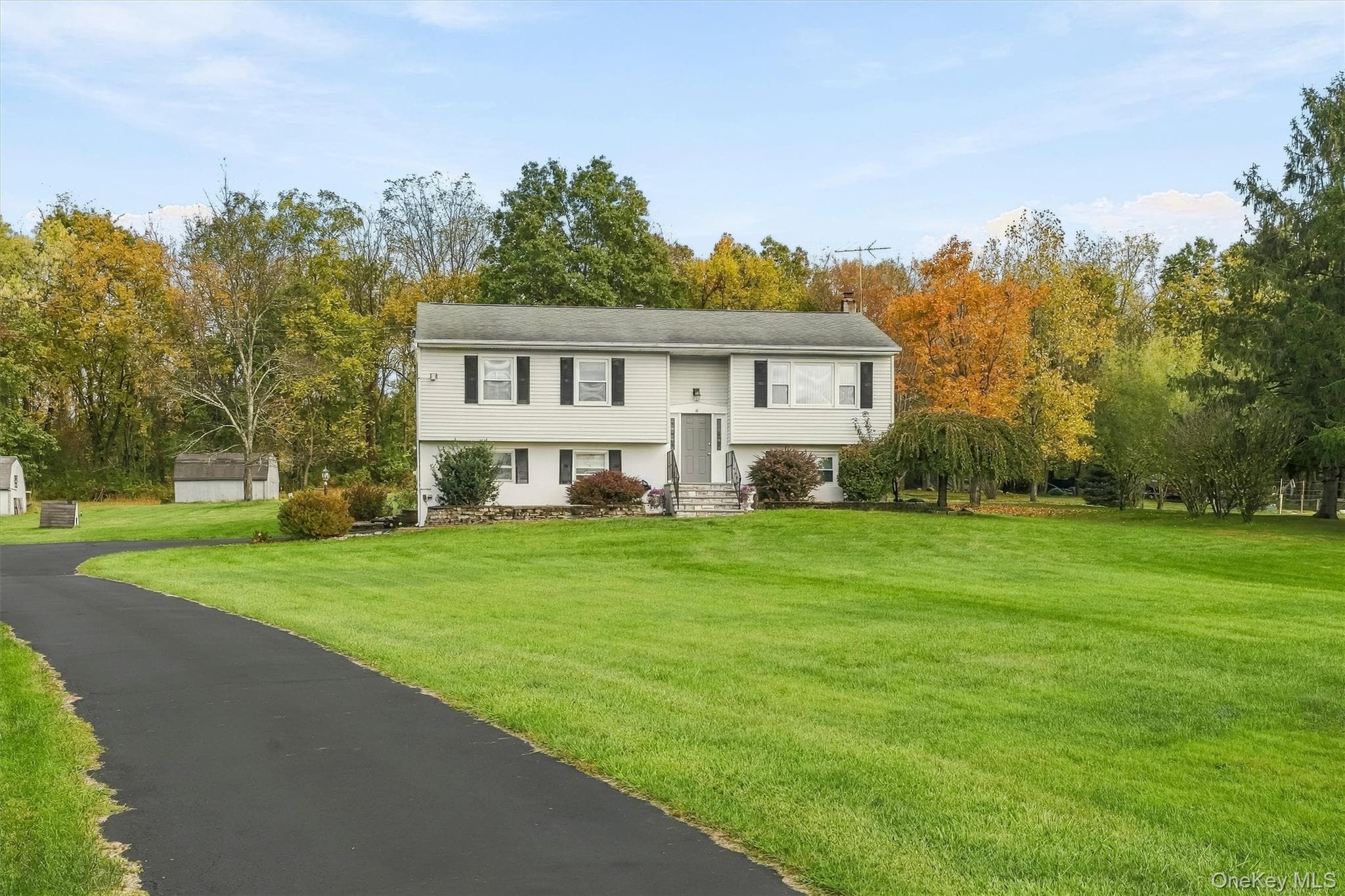 129 Gate Schoolhouse Road thumbnail 2