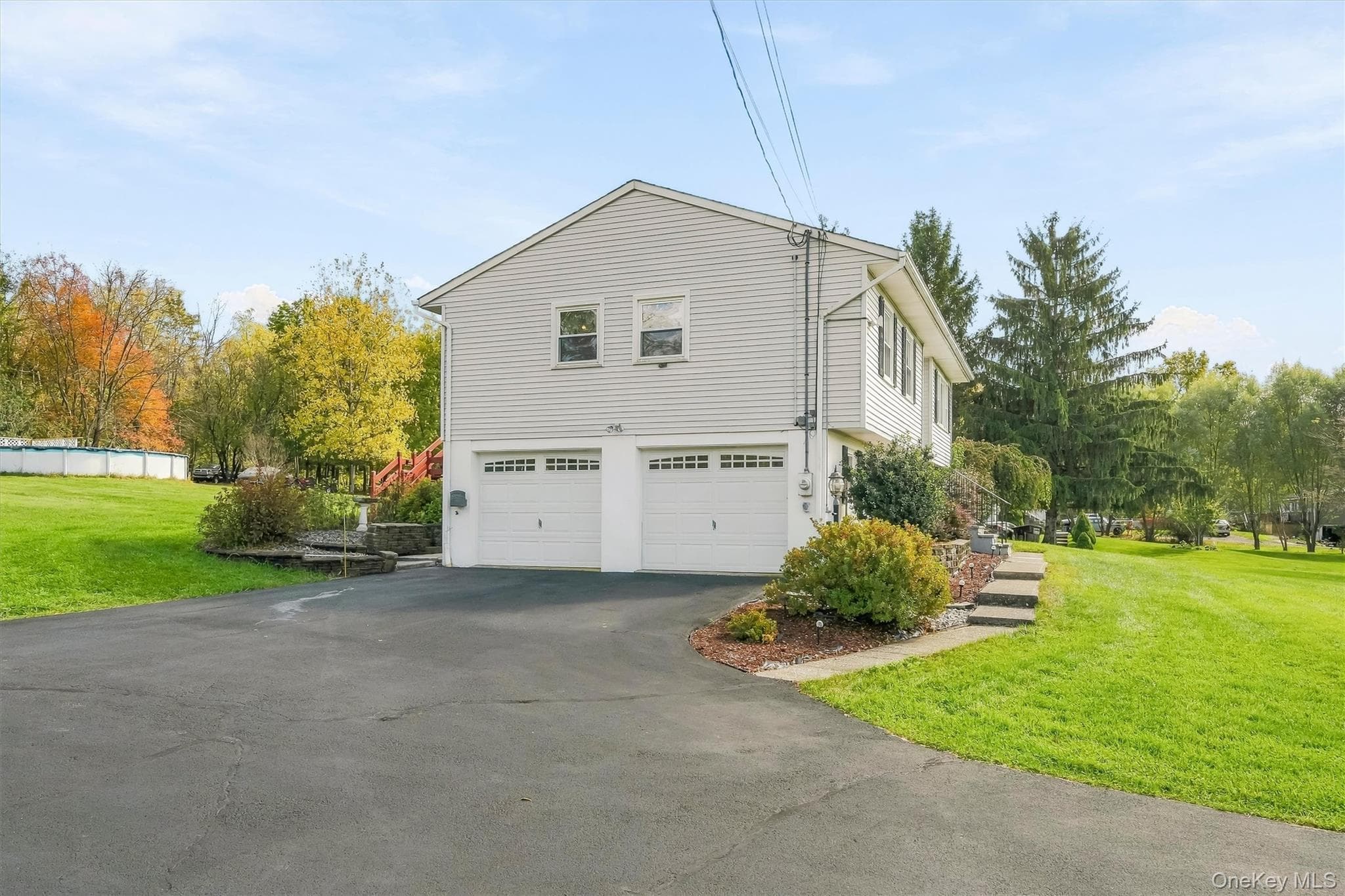 129 Gate Schoolhouse Road thumbnail 3
