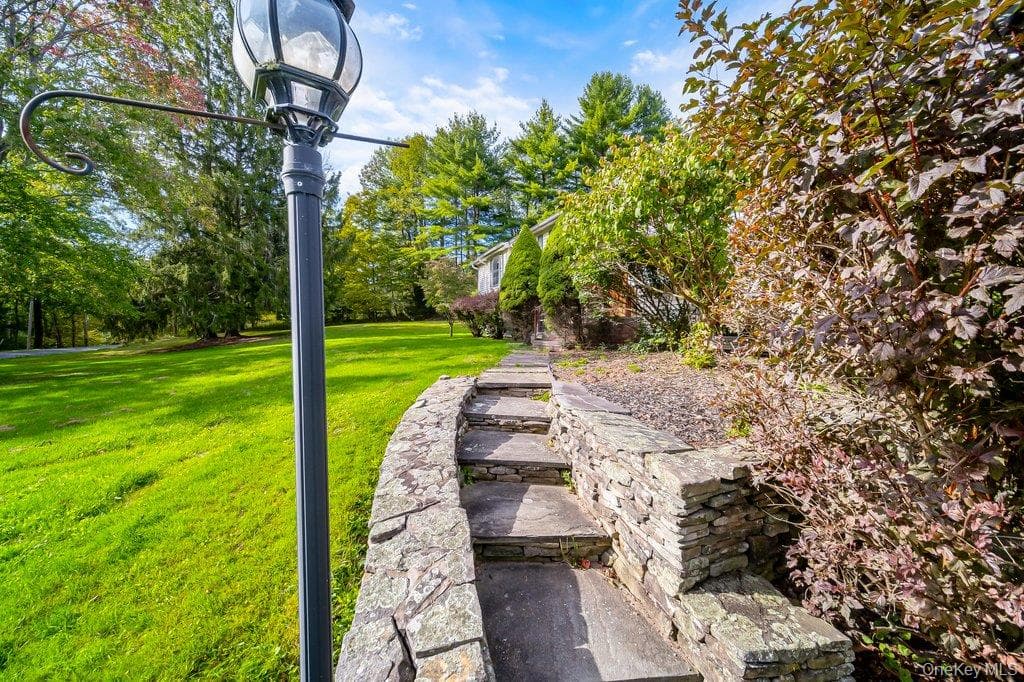 618 Hasbrouck Road thumbnail 3