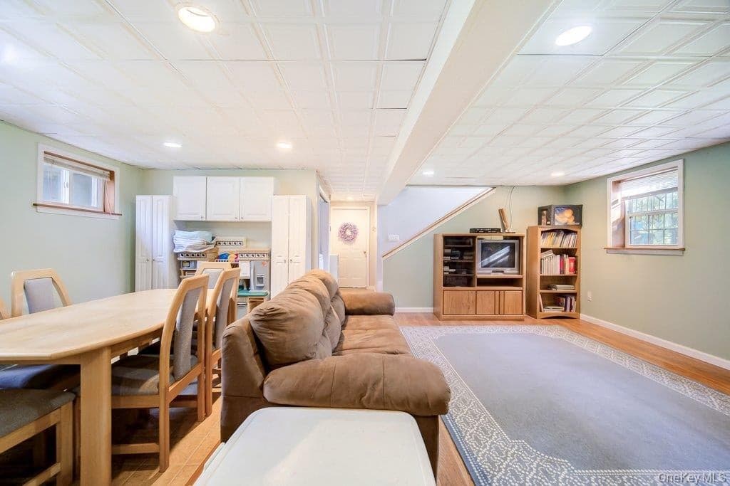 618 Hasbrouck Road thumbnail 22