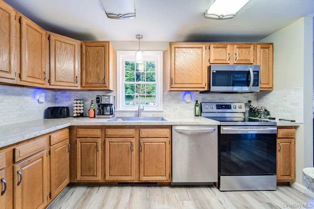 618 Hasbrouck Road thumbnail 12