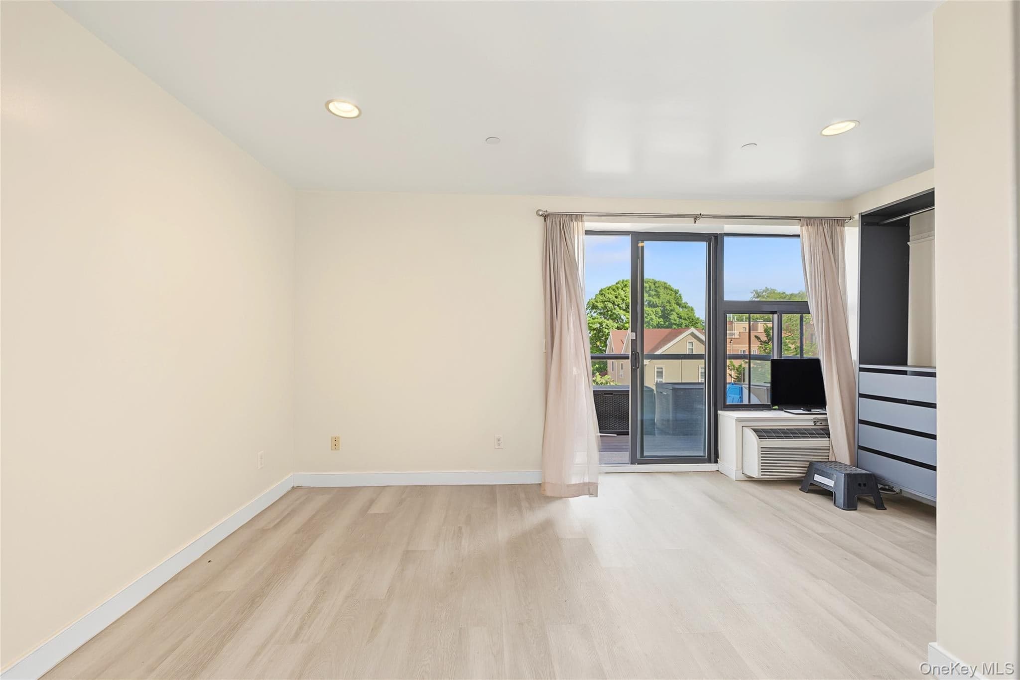 41-39 149th St St Unit: 3F thumbnail 18