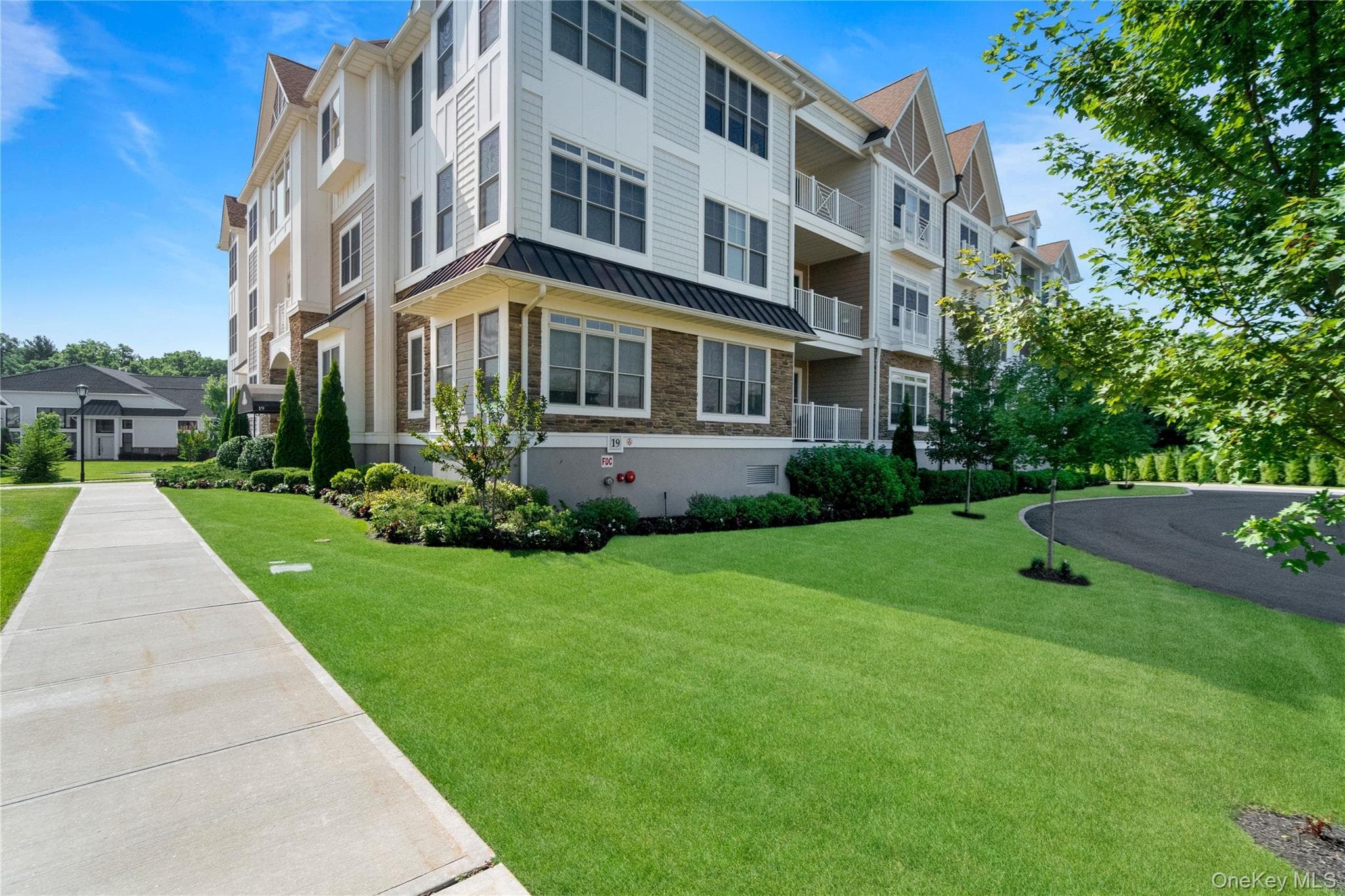 19303 Aspenwood Drive thumbnail 2