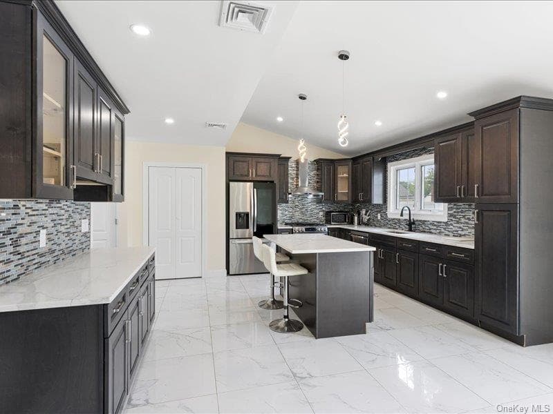 858 Prescott Street thumbnail 8