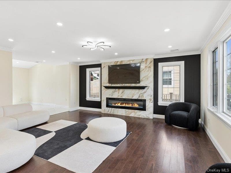 858 Prescott Street thumbnail 5