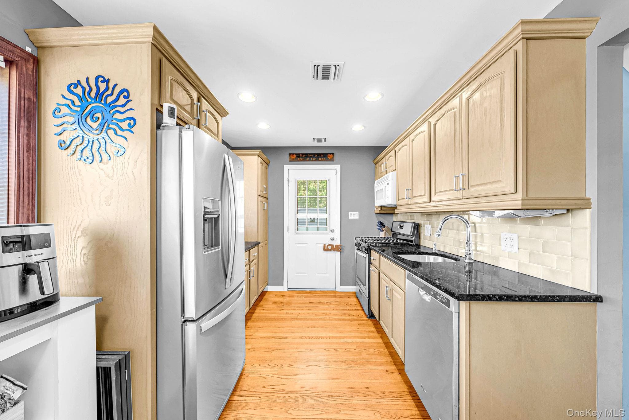833 N Fulton Avenue thumbnail 7