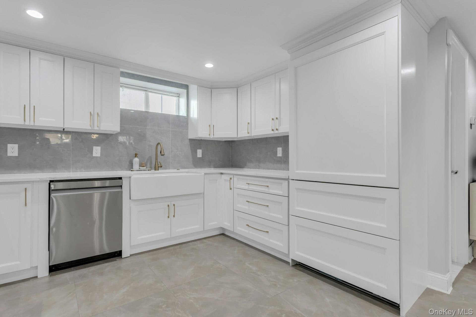 145-75 6th Avenue thumbnail 34