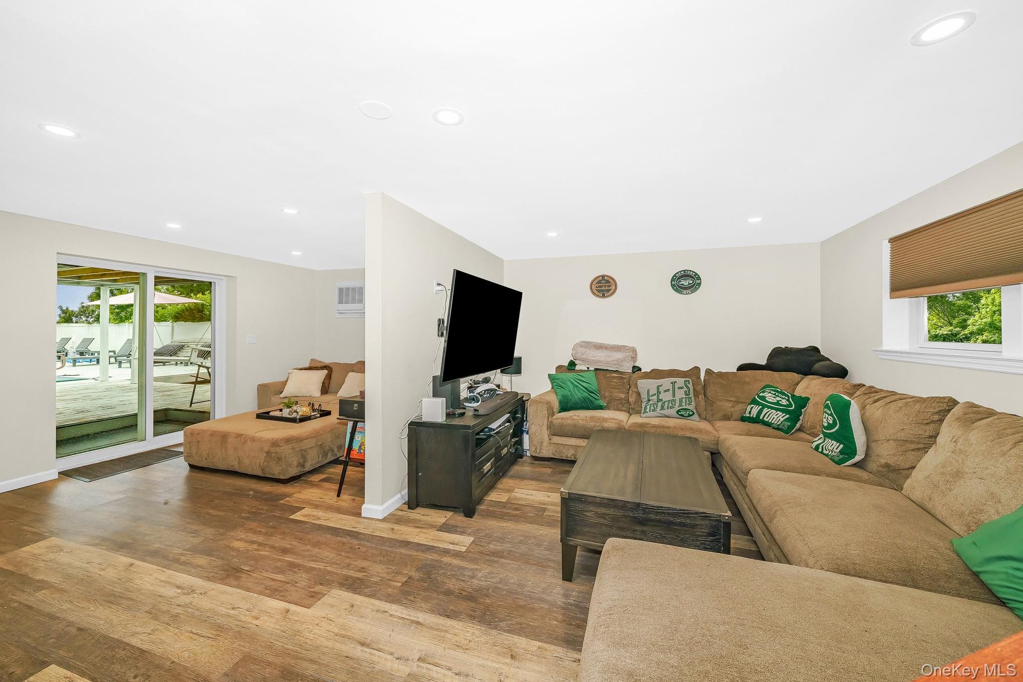 341 Avenue B thumbnail 29