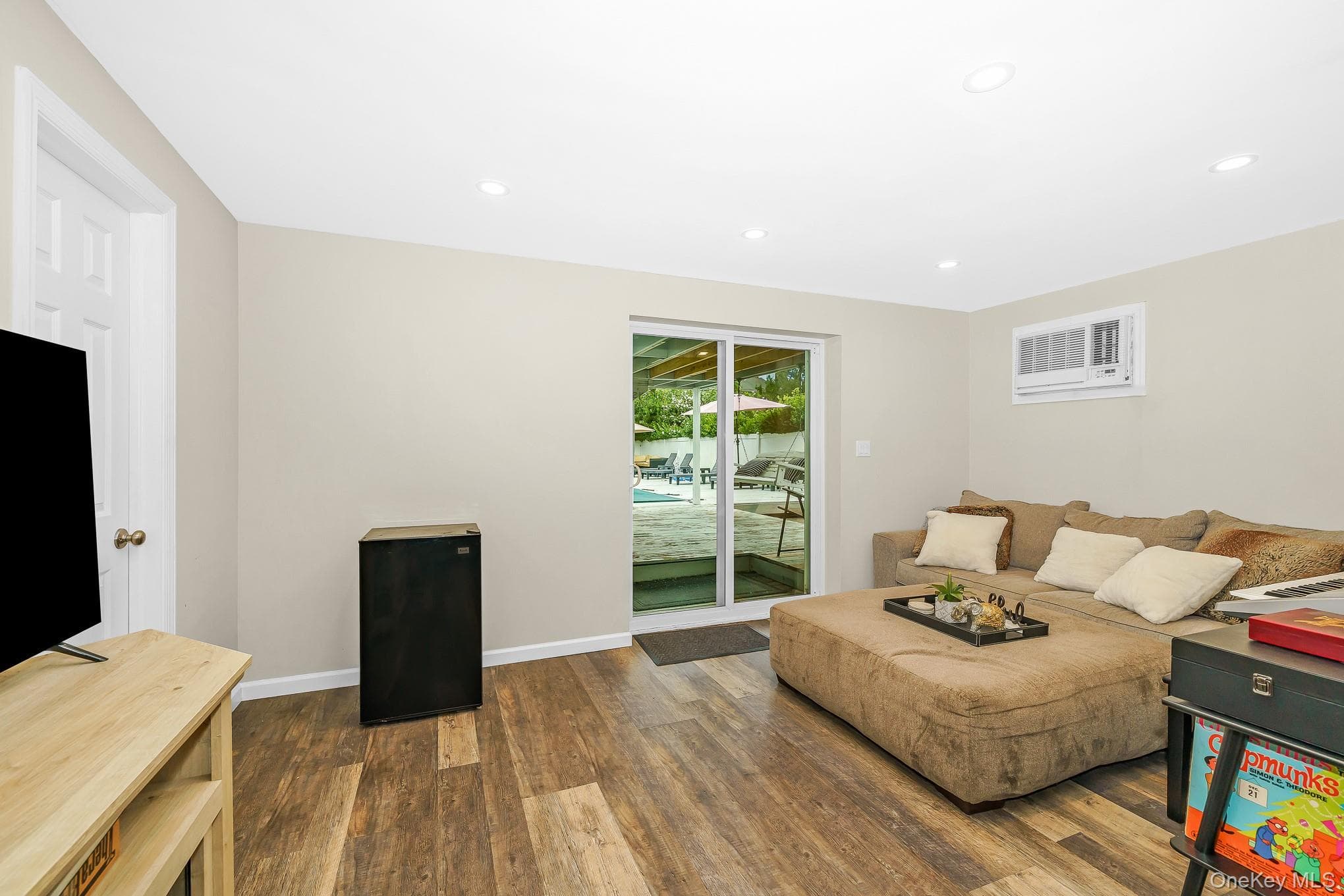 341 Avenue B thumbnail 26