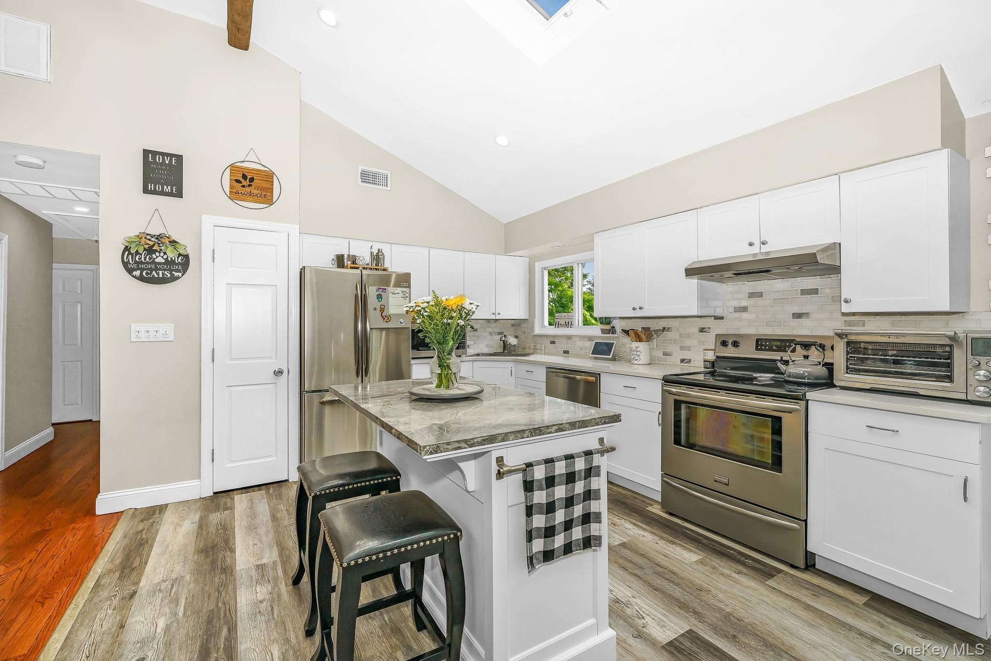 341 Avenue B thumbnail 10