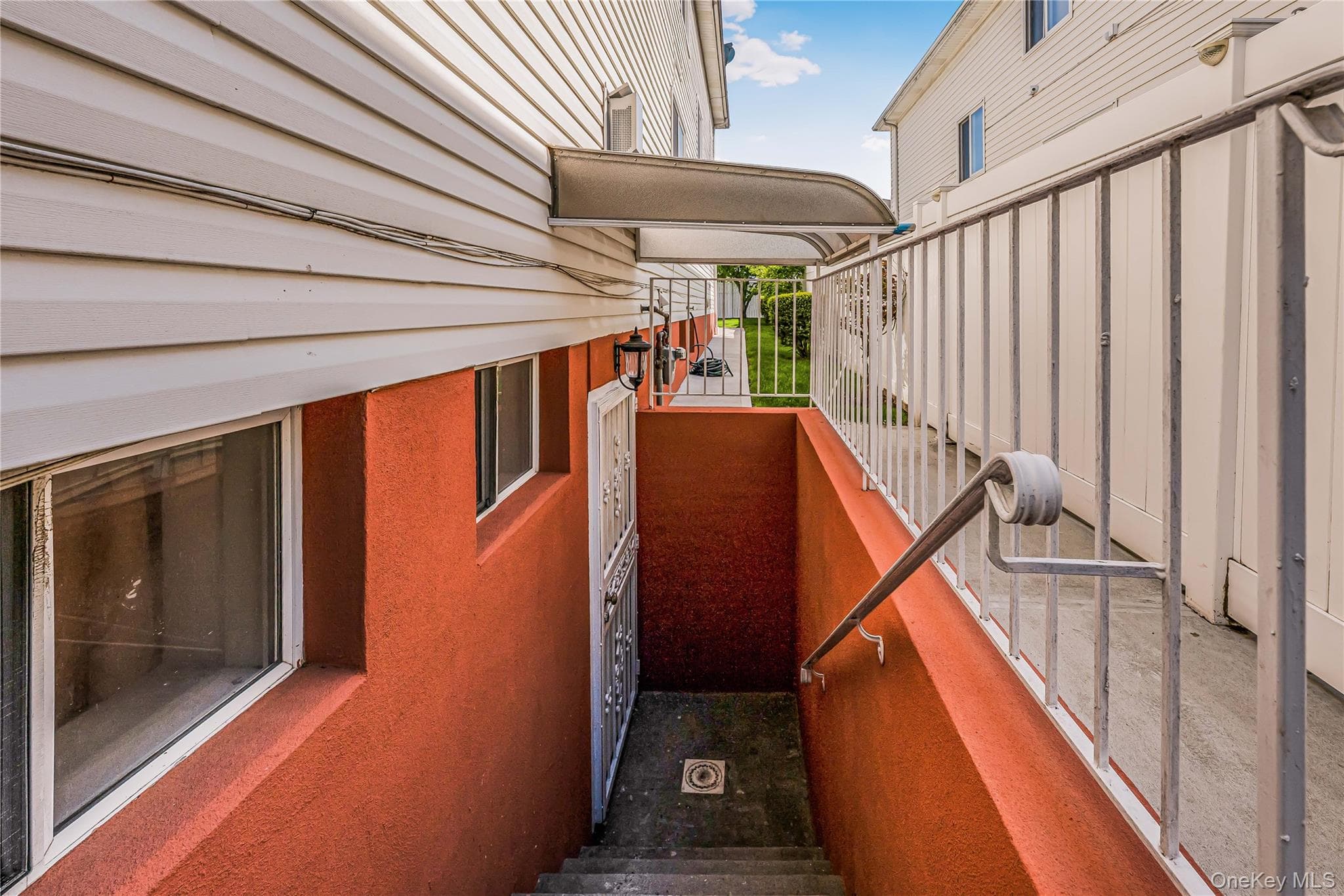 1361 E 66th Street thumbnail 12