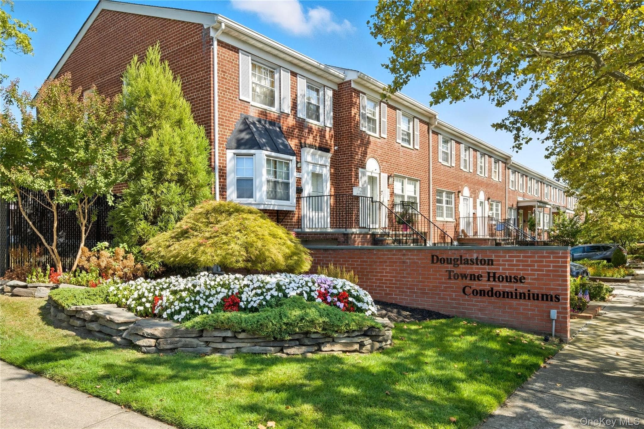 6231 Douglaston Parkway Unit: 15, Douglaston