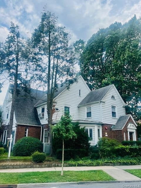 10922 Myrtle Avenue thumbnail 3