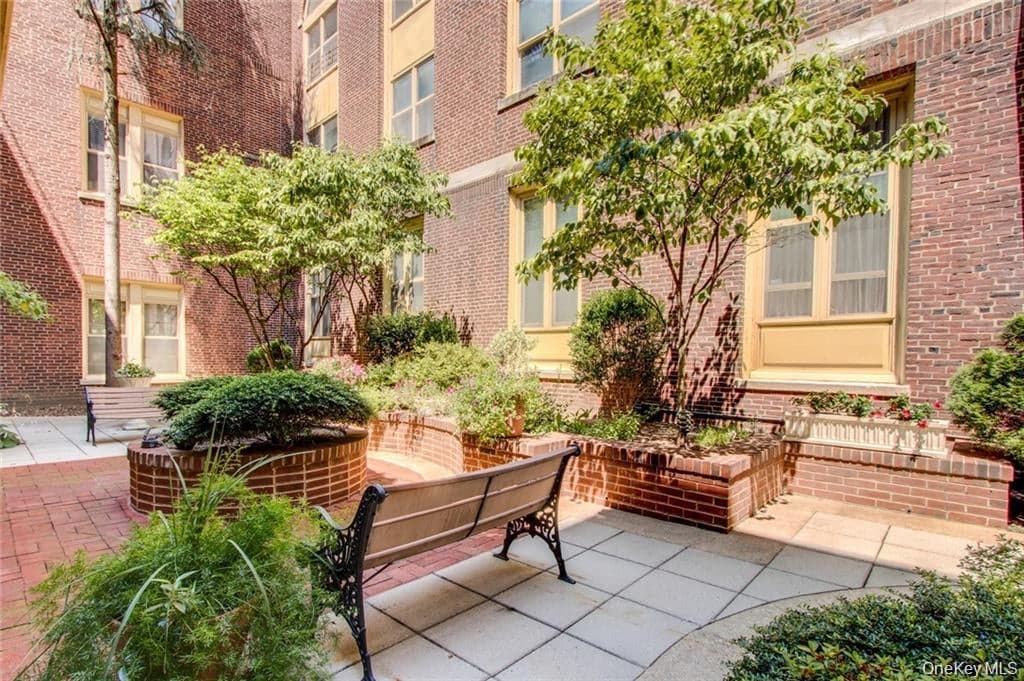1250 North Avenue Unit: 202 thumbnail 25
