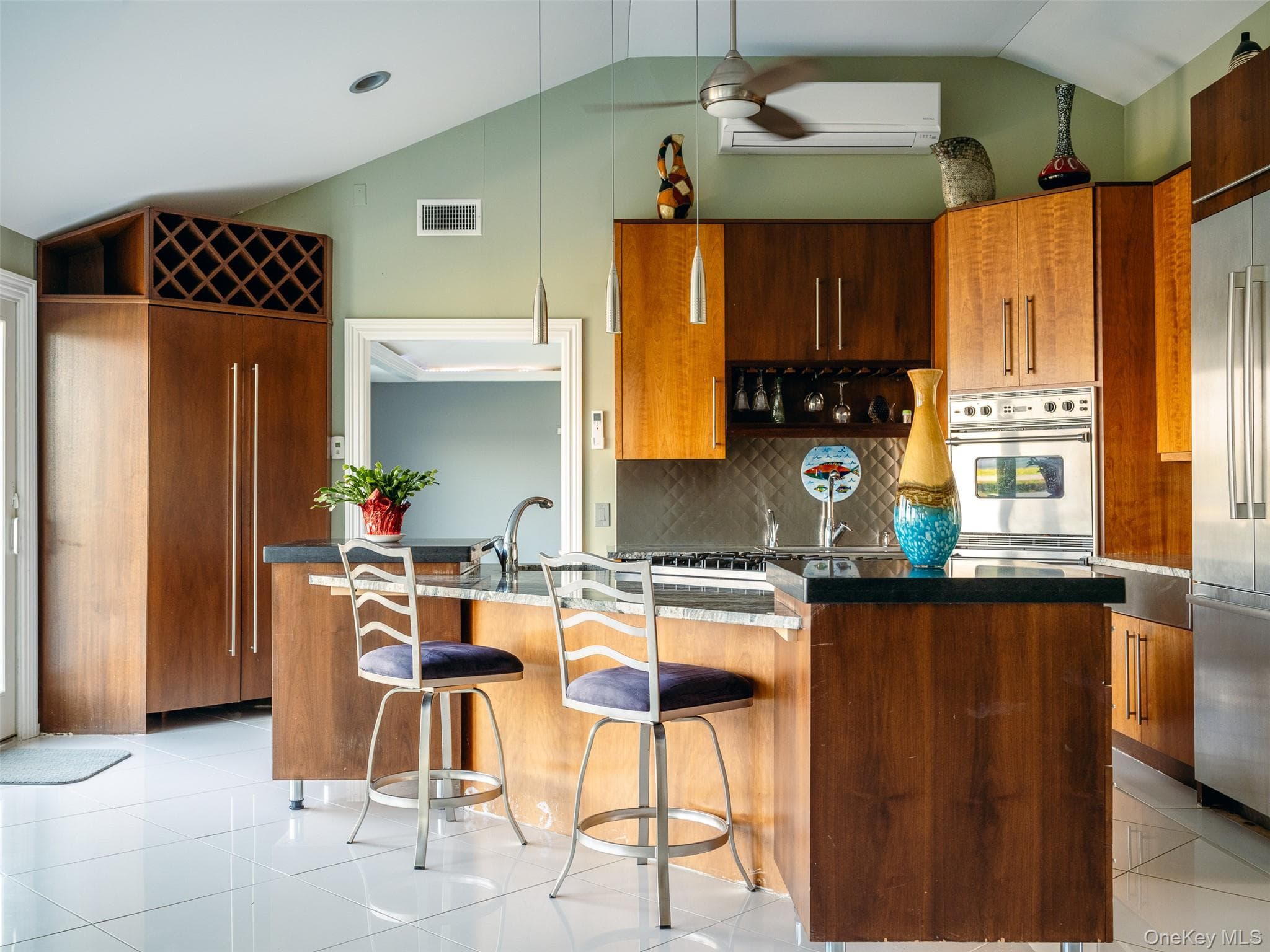 144 Crystal Beach Boulevard thumbnail 10