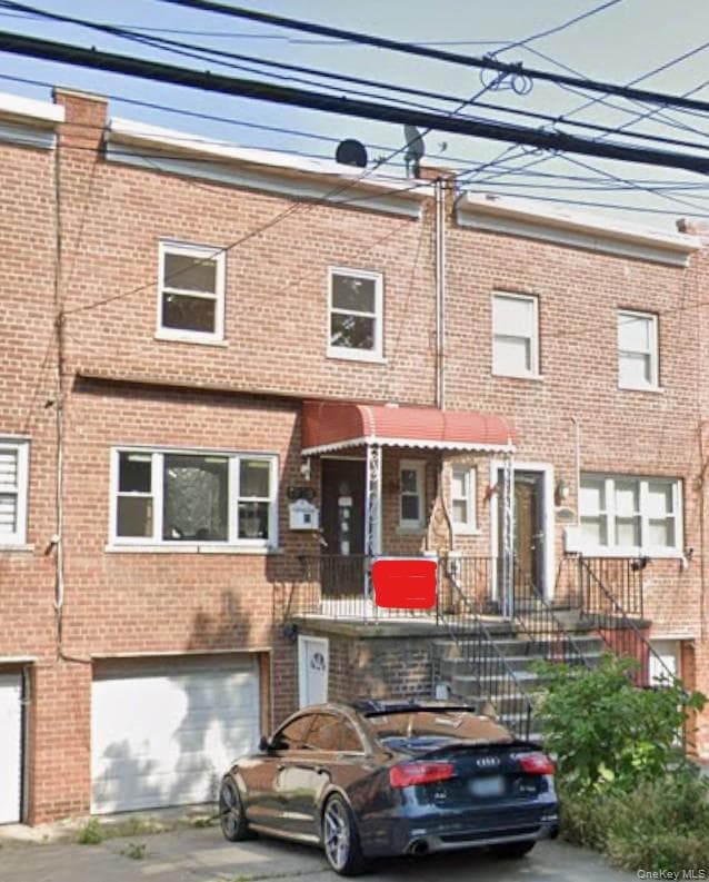1918 Hunt Avenue photo 1