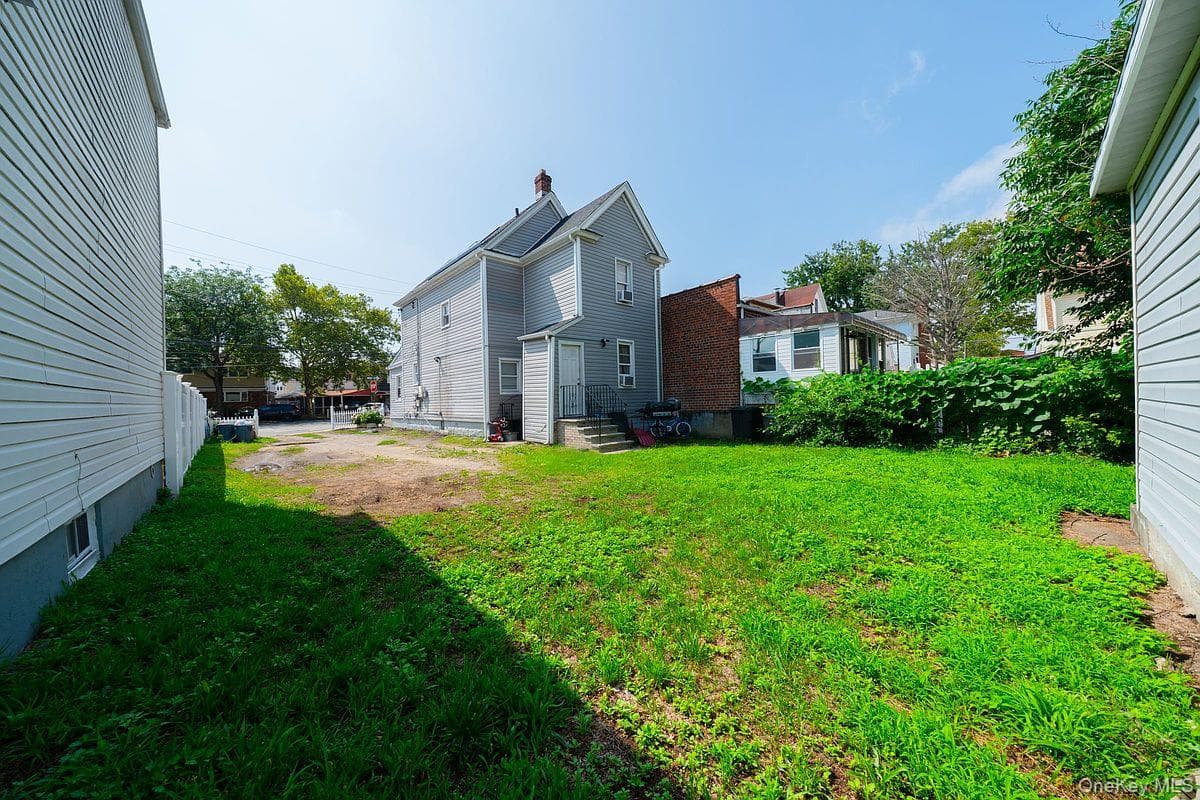 15813 Linden Boulevard thumbnail 29