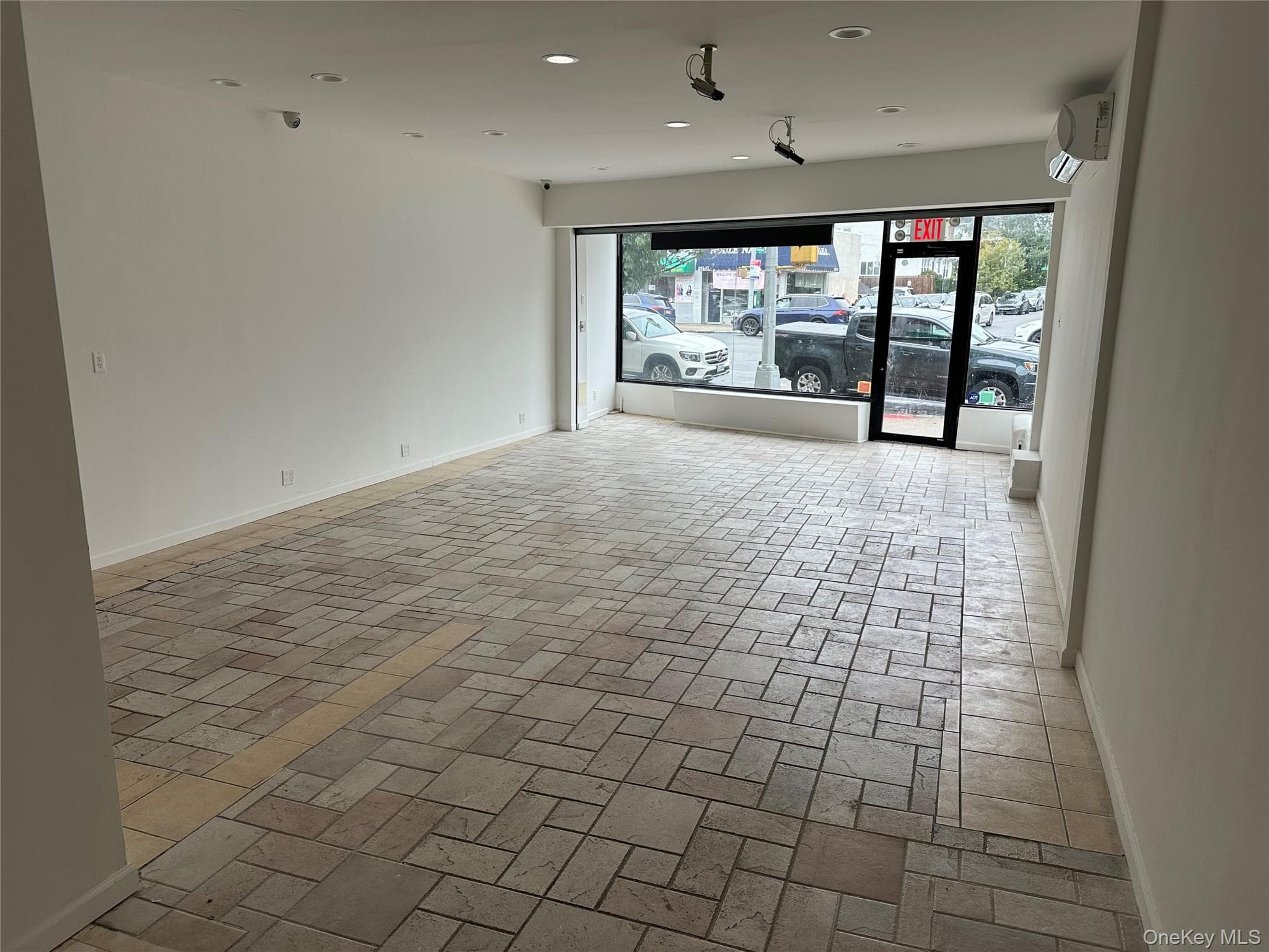 25332 E Northern Boulevard Unit: 25334 thumbnail 8