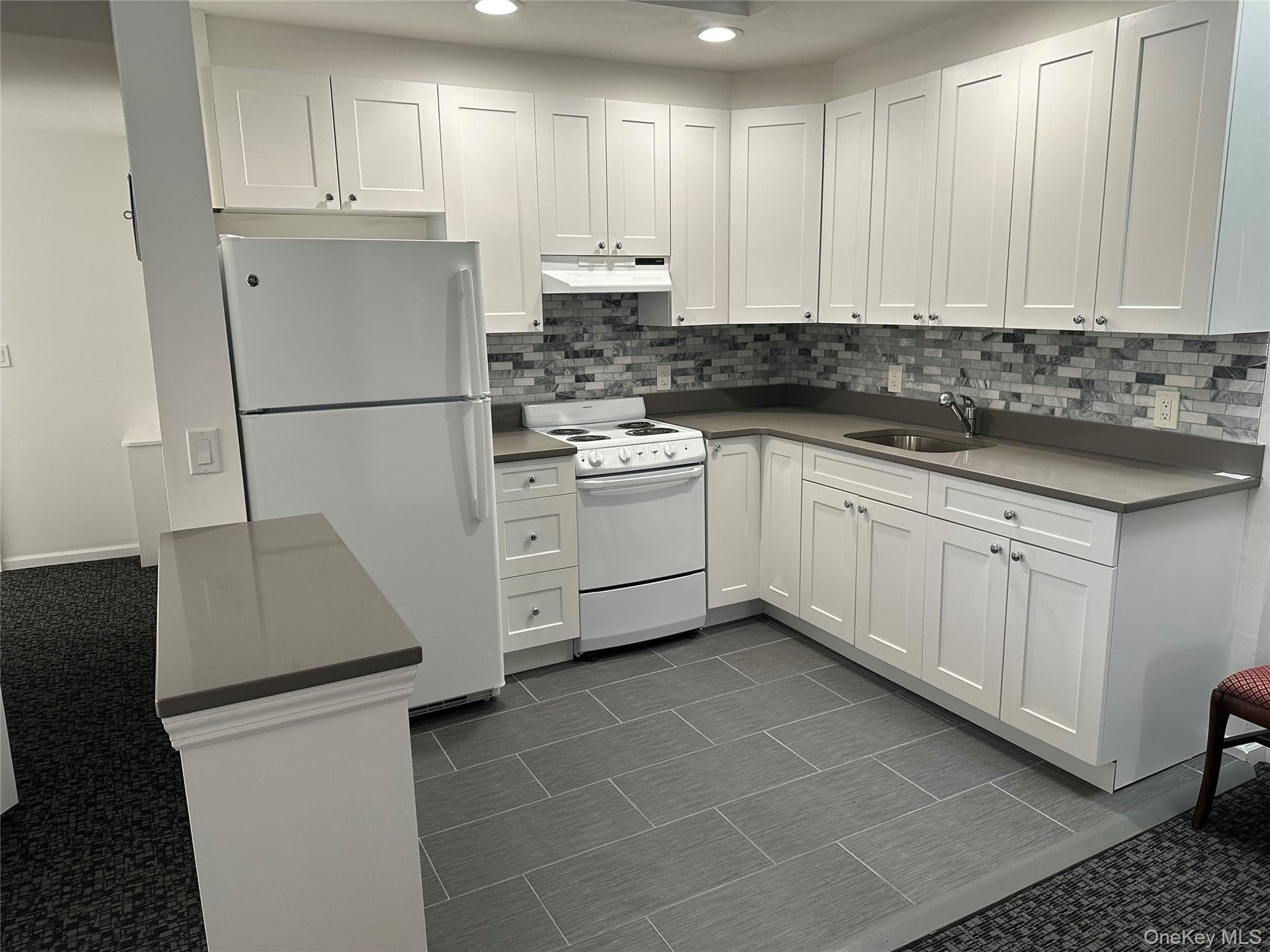 25332 E Northern Boulevard Unit: 25334 thumbnail 4