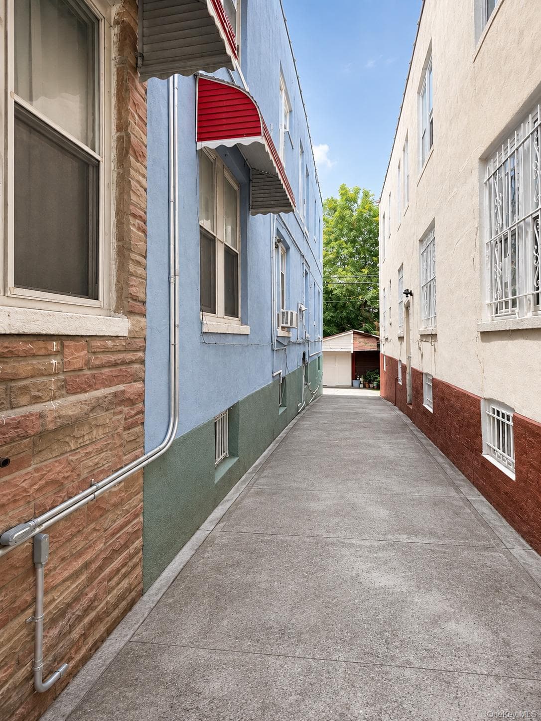 1255 Elder Avenue thumbnail 2