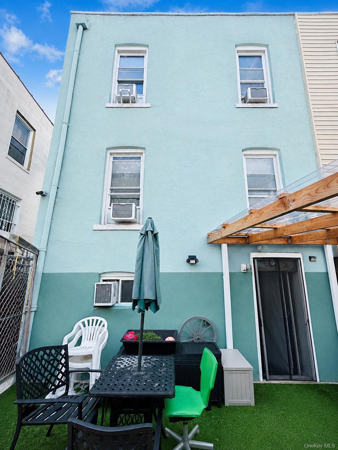1255 Elder Avenue thumbnail 3