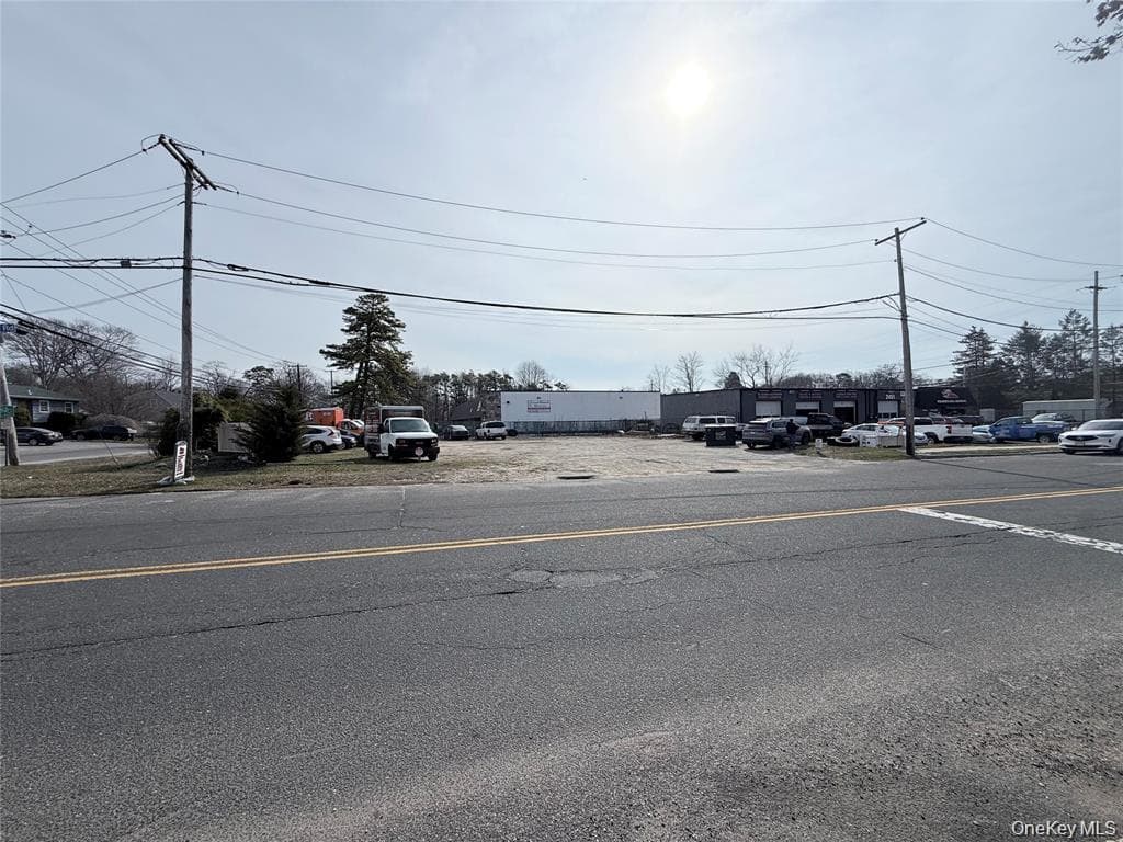 Pond Road, Ronkonkoma