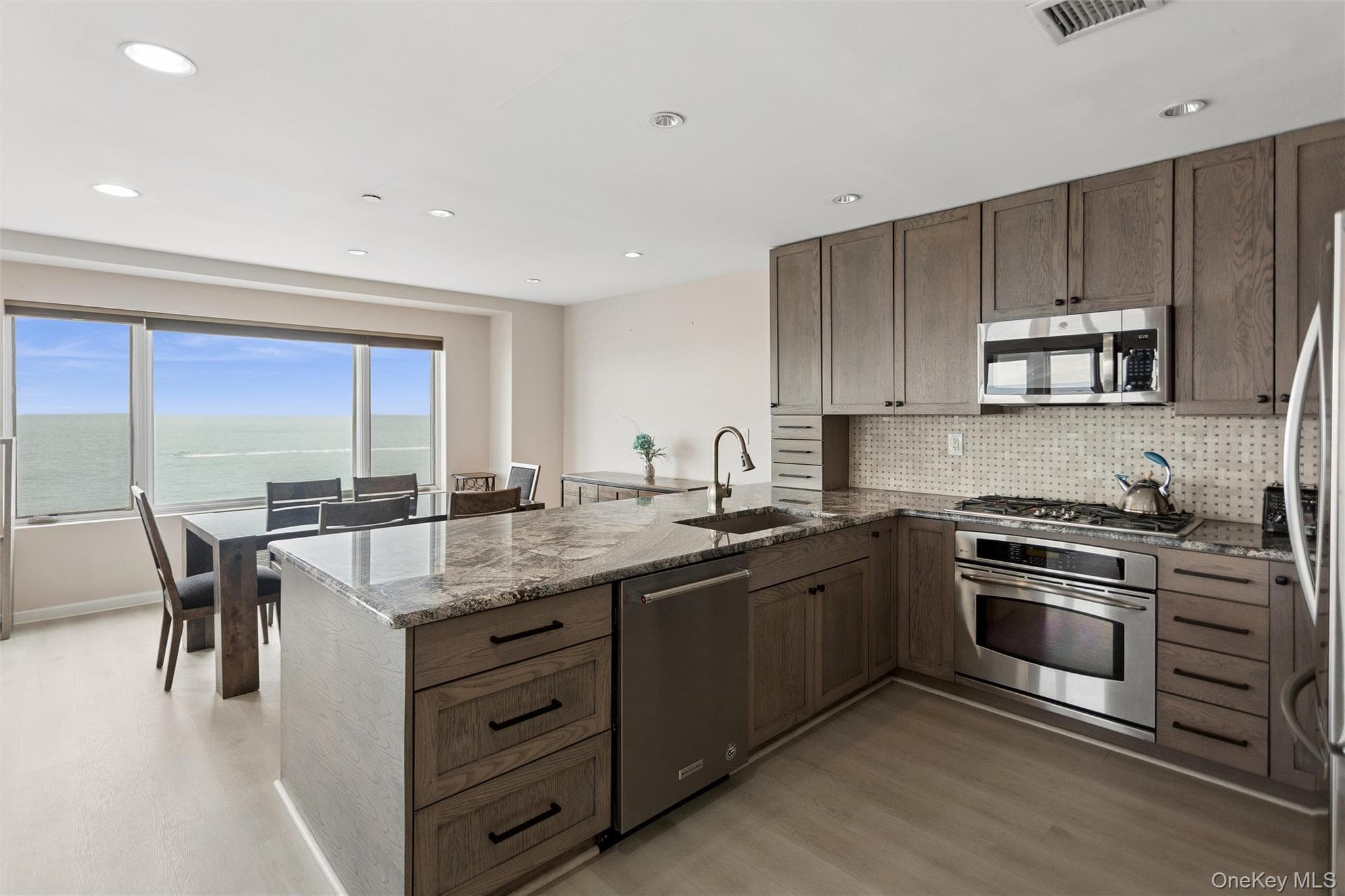 260 W Broadway Unit: 7A thumbnail 11
