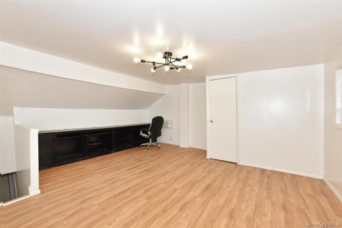 119-26 Inwood Street thumbnail 9