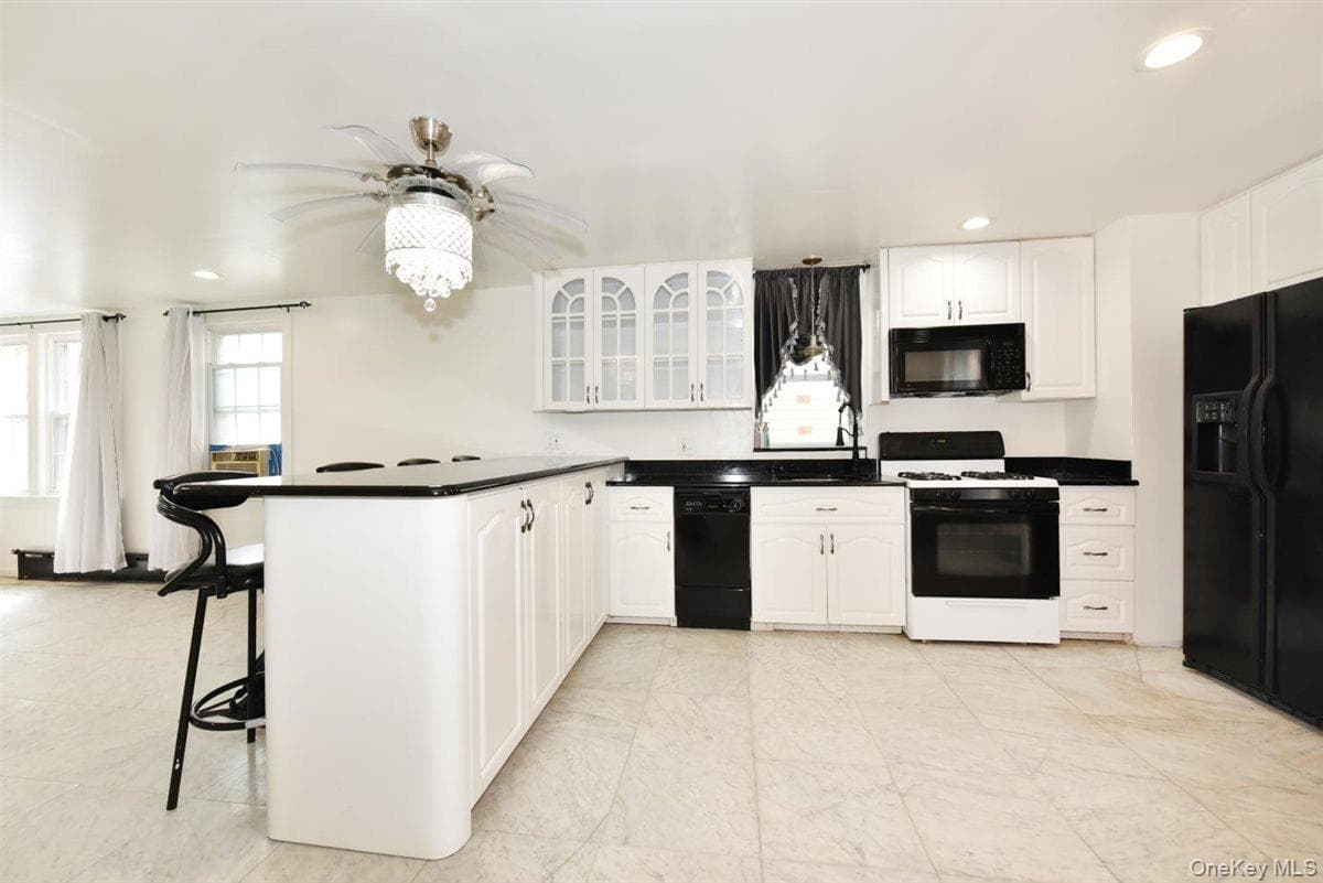 119-26 Inwood Street thumbnail 6