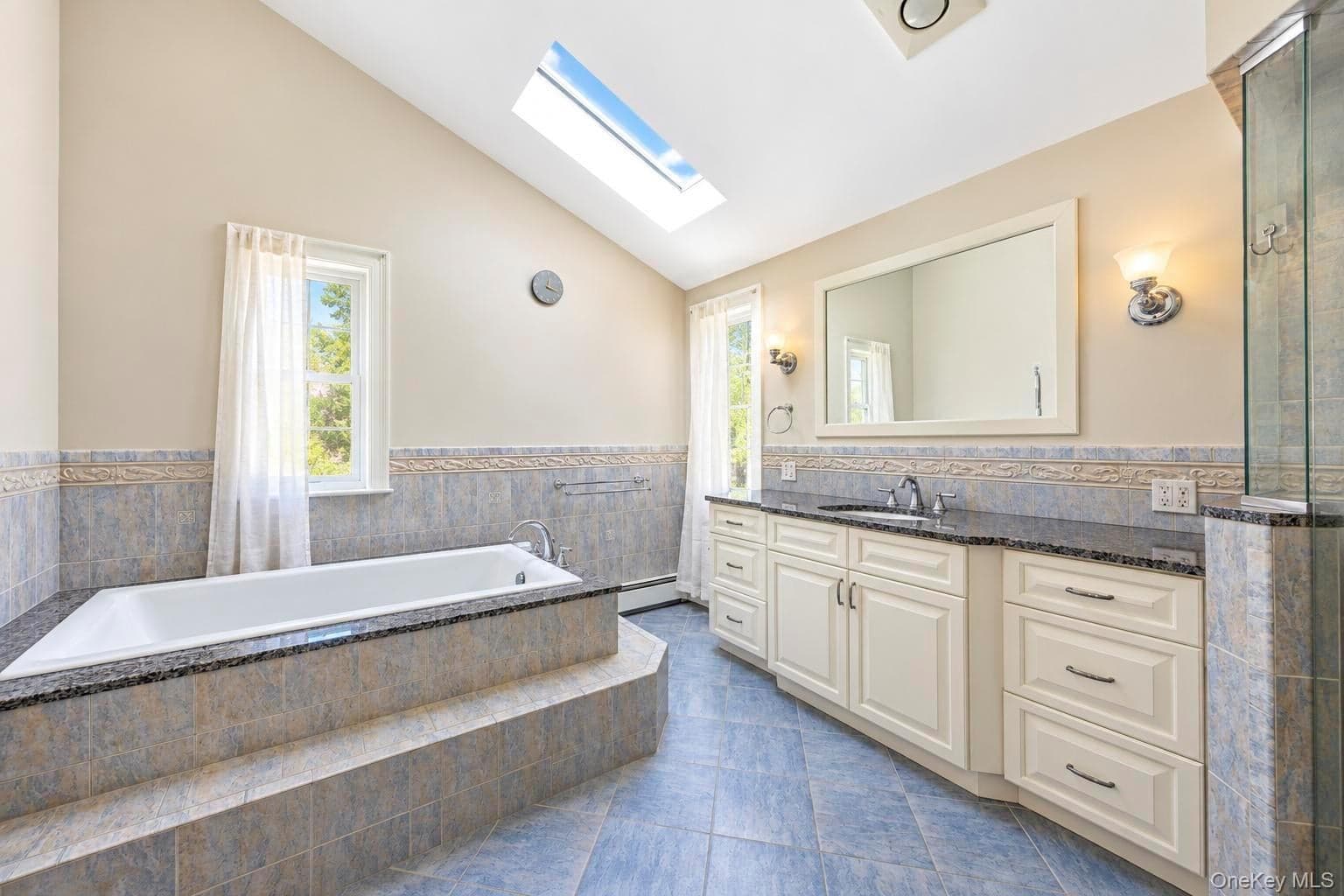 271 Syosset Woodbury Road thumbnail 26