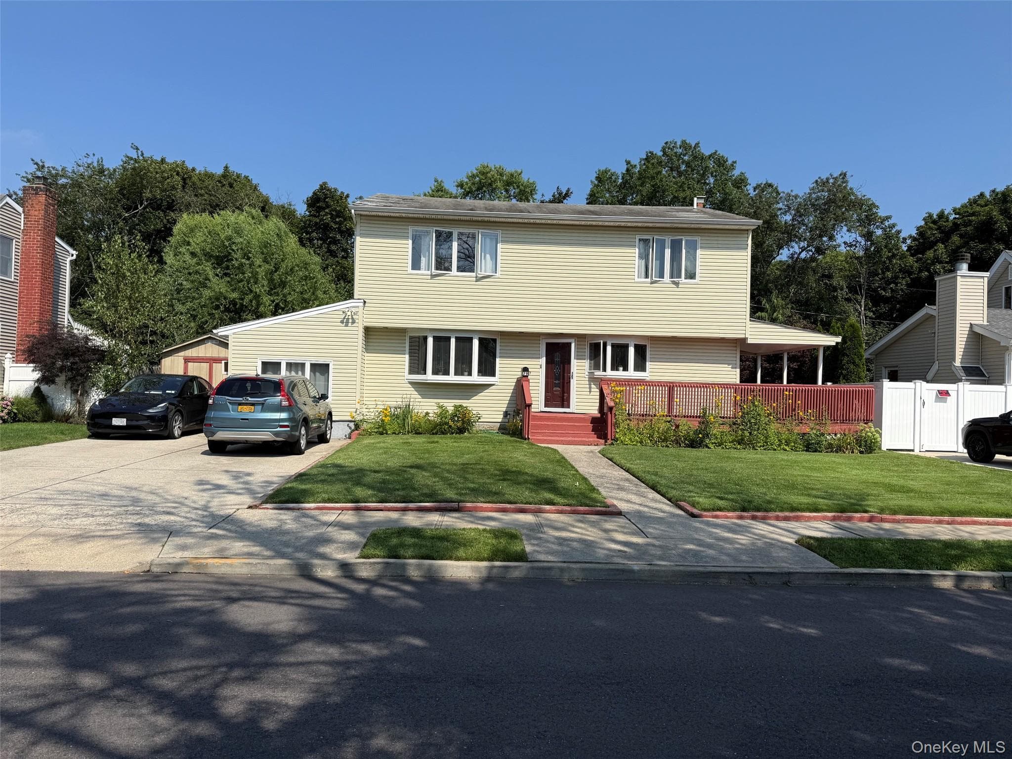79 Elizabeth Drive photo 1