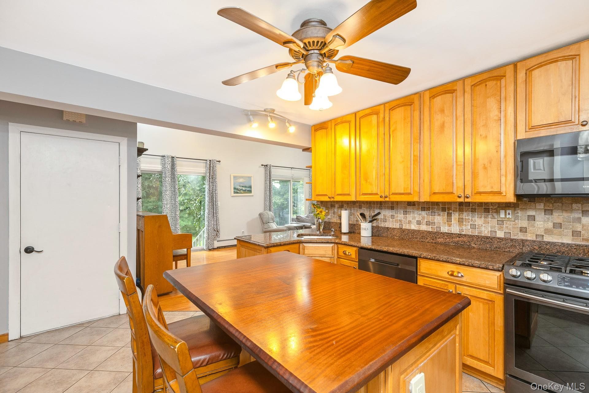 30 Long Pond Road thumbnail 16