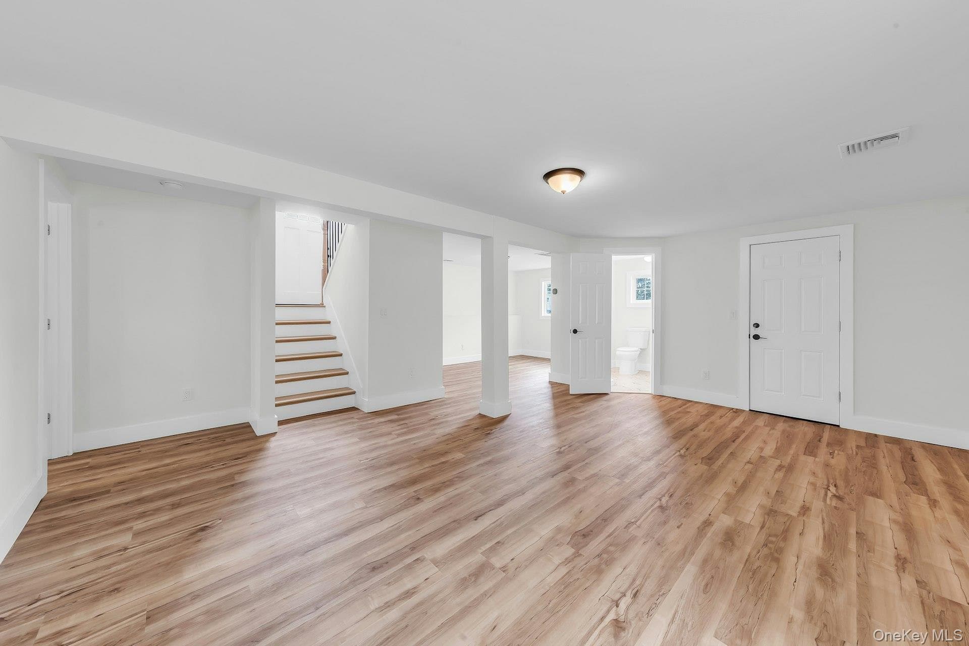 64 Skylark Drive thumbnail 16